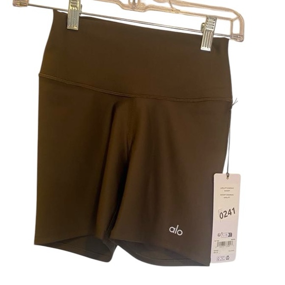 ALO Yoga | Shorts | Nwt Alo Yoga Airlift Energy Shorts Espresso
